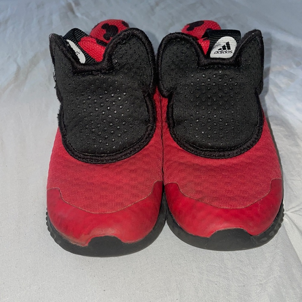 Adidas Disney Micky Mouse Tennis shoes size 10